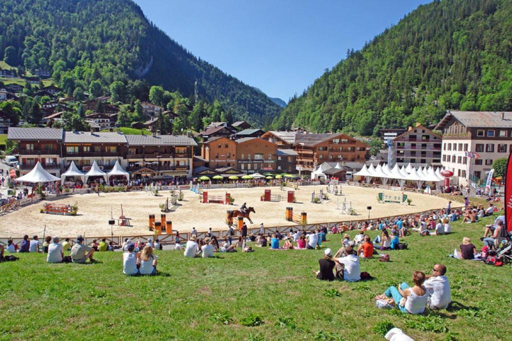Hotel La Montagne 라클루자 외부 사진